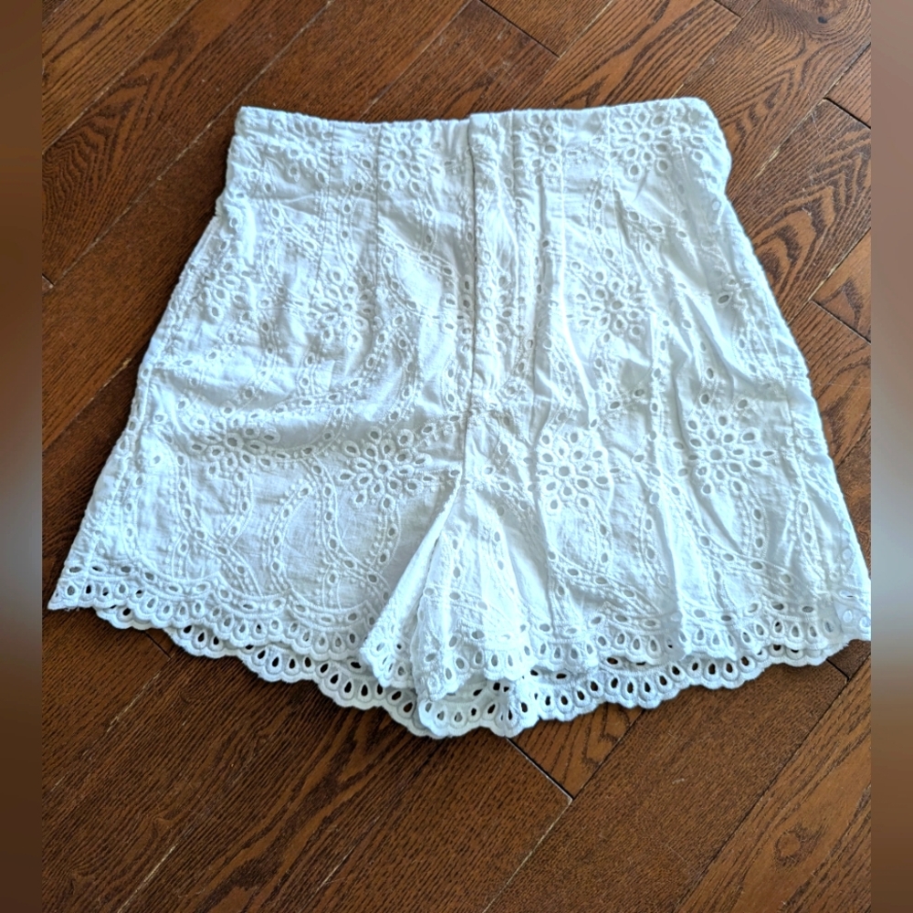 Zara eyelet high waist white beachy streetwear 100% cotton short